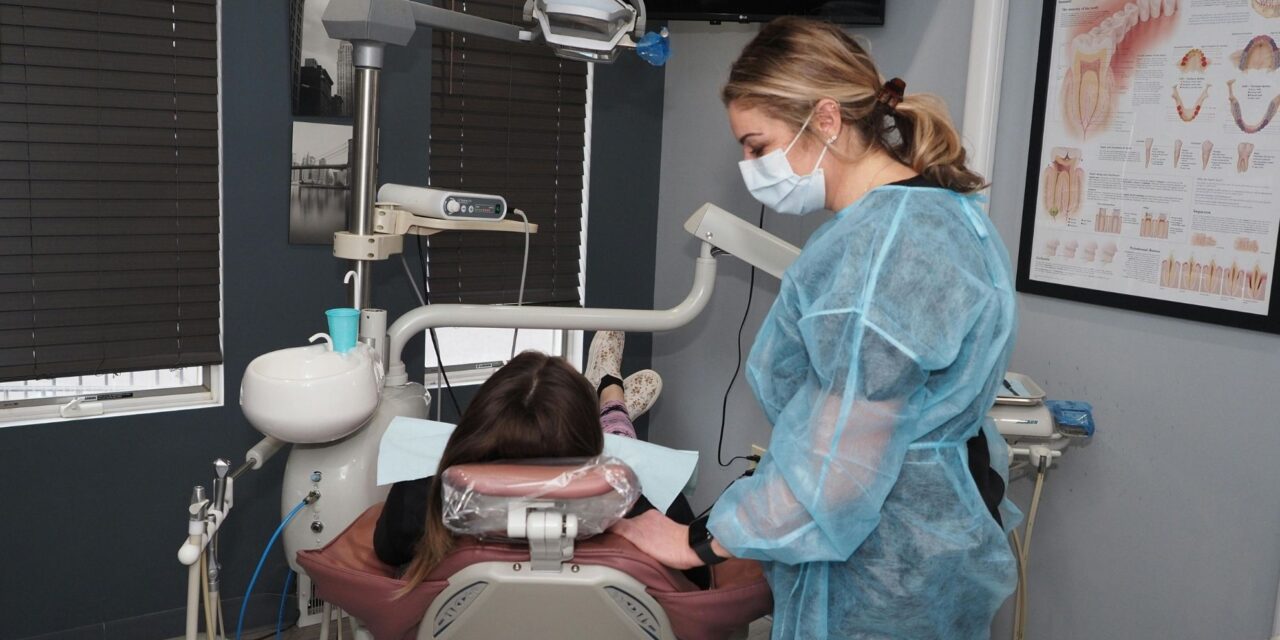 All-on-4 Dental Implants vs. Dentures vs. Individual Implants: A Complete Guide